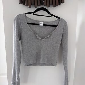TNA Aritzia Gray Long Sleeve Crop Top - NWOT